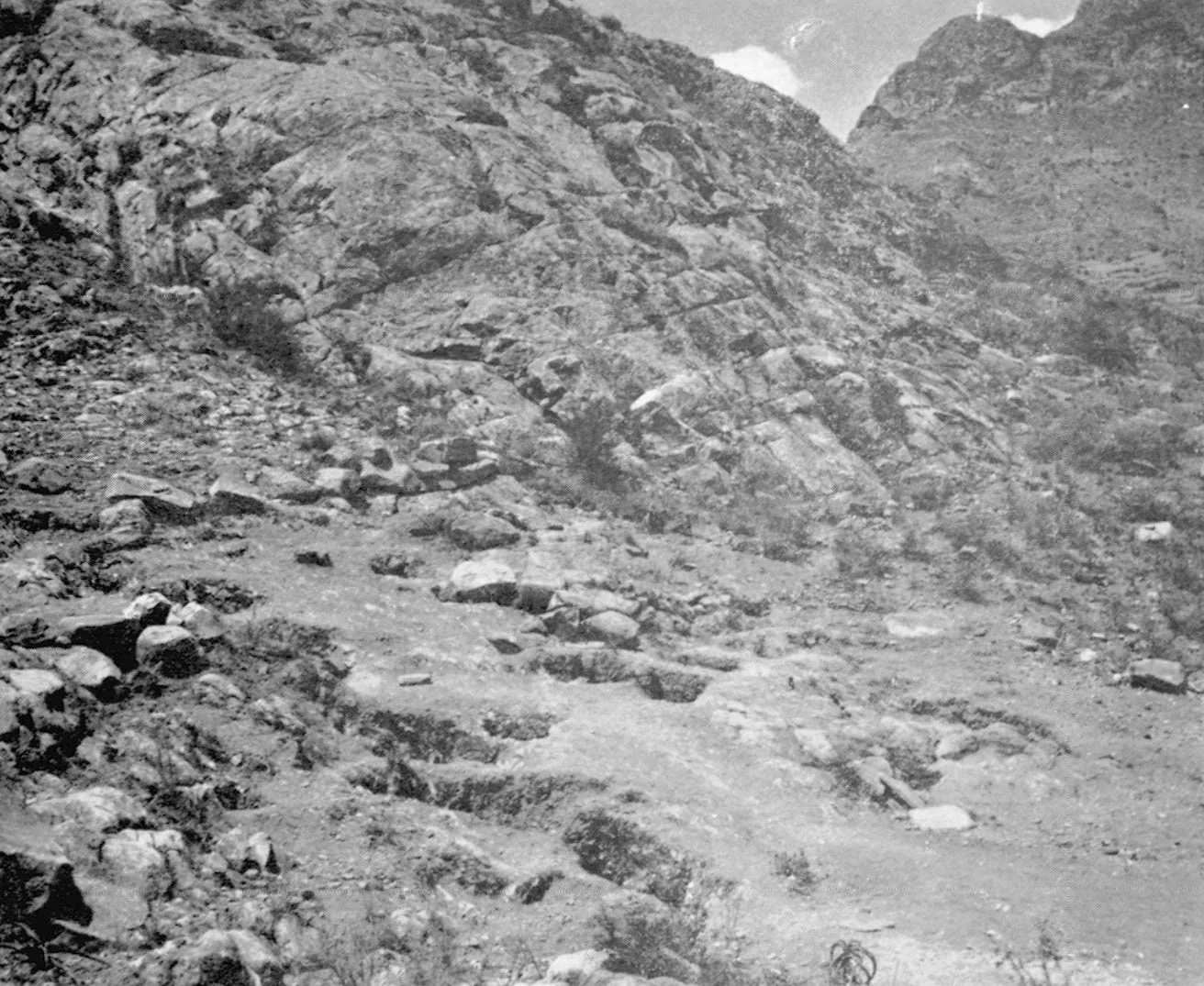 Burial Site at Maṭarā, by Francis Anfray in 1967, pg 34