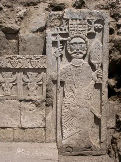 “The Crowned Man” – Found In Zafar, Yemen. Commonly Attributed to Represent either Sumuyafaʿ Ashwa or Abraha. (Source)