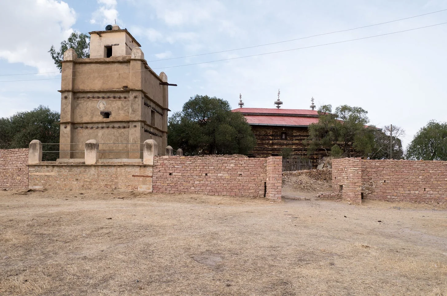 The Bell-Tower, next to Enda Abba Aragawi Church at Dabra Dammo. Source