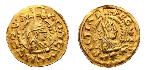 Gold Coin Featuring a side portrait of Emperor Neezol. (Source)