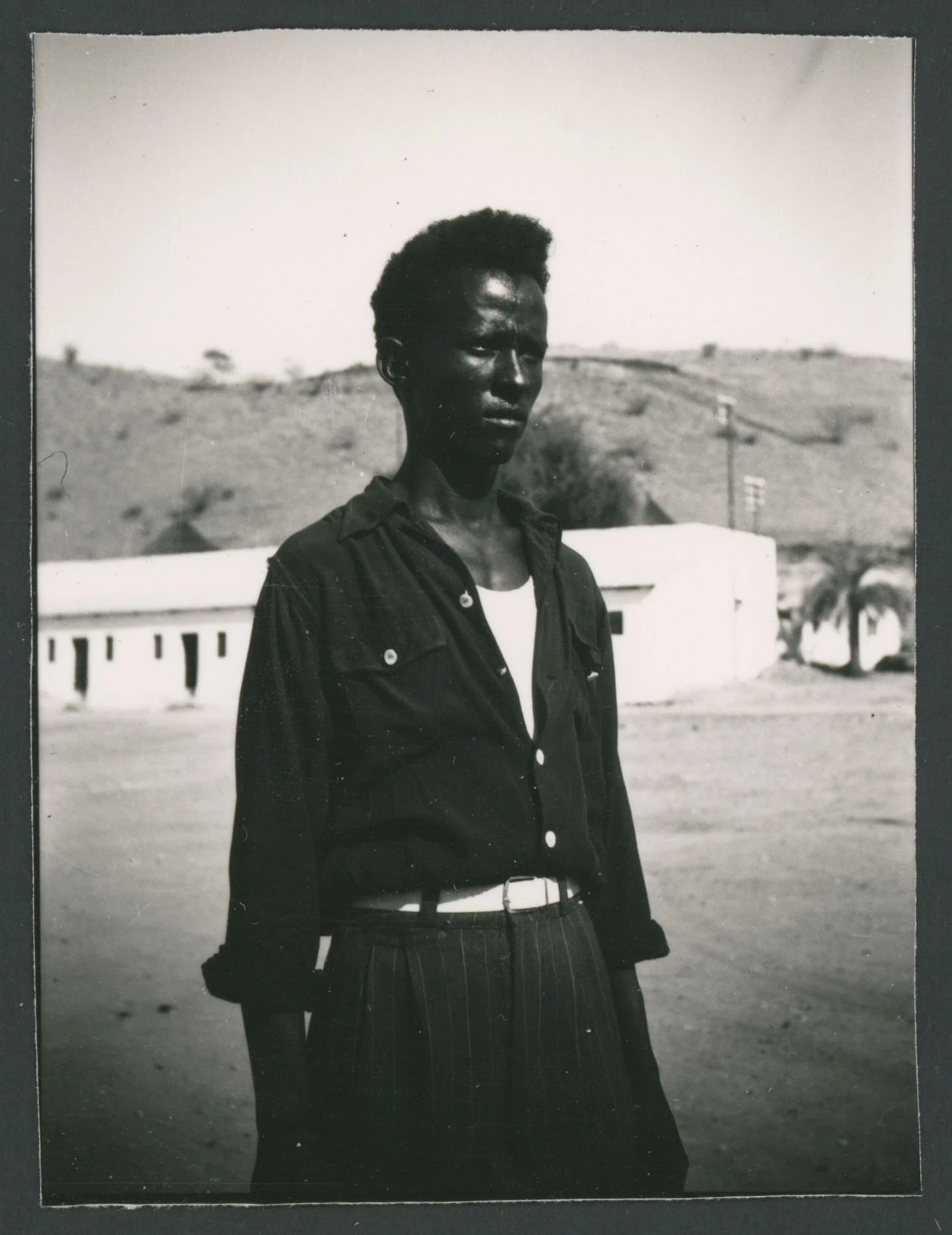 Giovane eritreo a Barentù in Eritrea
1 provino fotografico : gelatina a sviluppo
Titolo attribuito dal catalogatore, desunto da foto 188