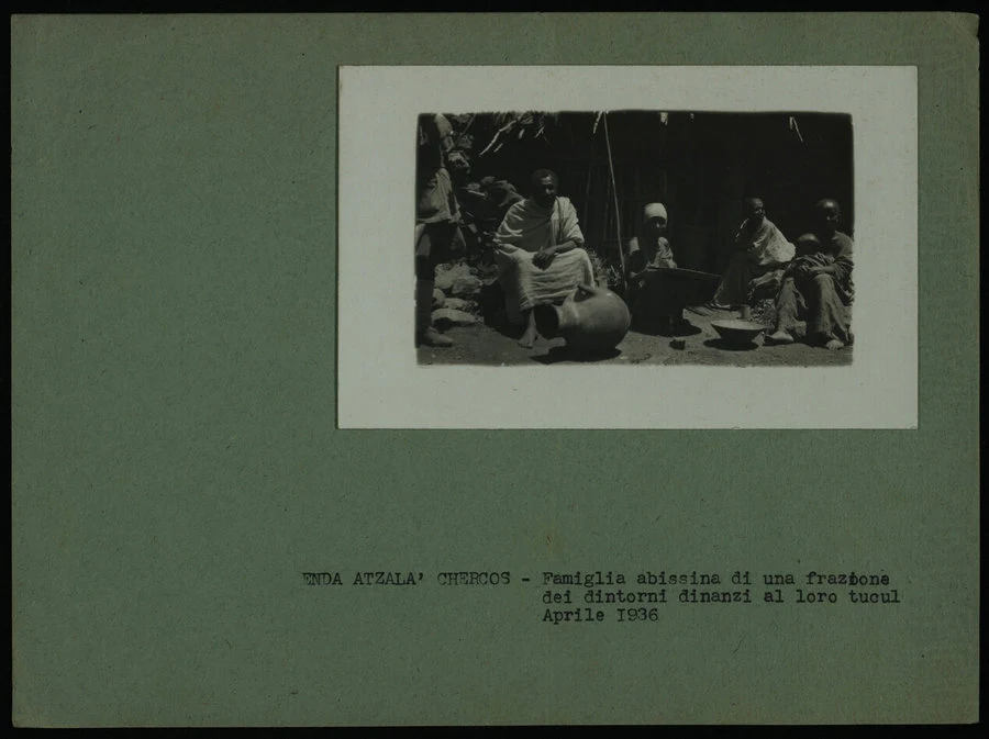 Passo Falagà, Enda Atzalà Chercos, Axum. Gruppi familiari. 1936