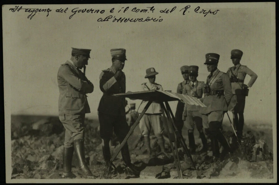Osservatorio militare. Sono presenti il reggente del Governo (Mulinelli), il Col. Cona e il Capo di Stato Maggiore (Ten Col. Armellini). 1929
