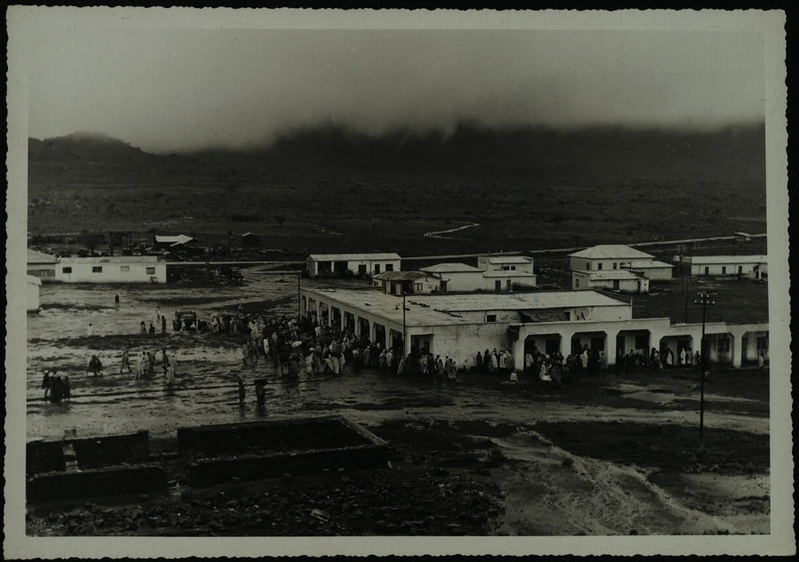 Laboratorio Fotografico Governatoriale dell'Eritrea. Enda Selassié. Panorama in un giorno di pioggia. [anni '30)