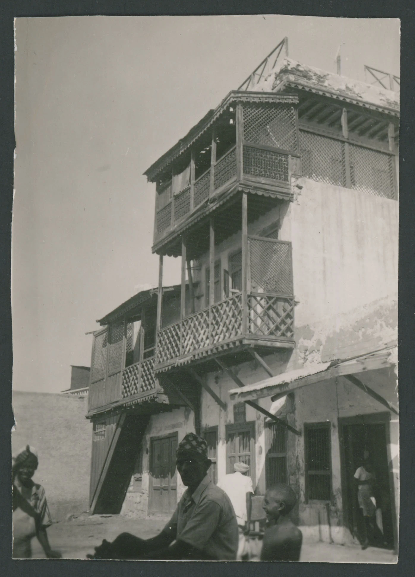 Barentù in Eritrea
1 provino fotografico : gelatina a sviluppo
Titolo ricavato da nota manoscritta sul verso
Nota manoscritta sul verso: Barentù
Scritta su carta fotografica sul verso: Agfa-Brovira