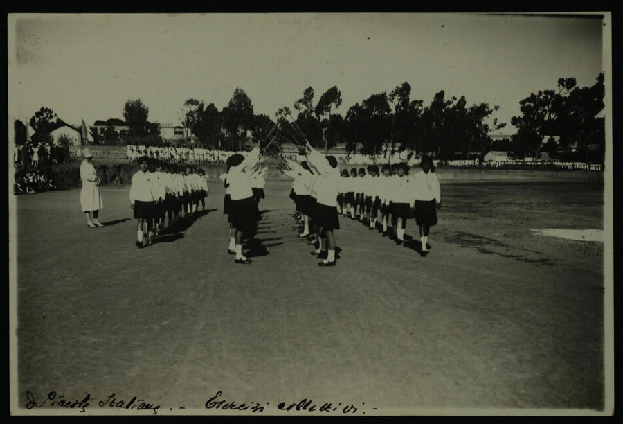 Asmara. Campo sportivo "Principe di Piemonte". Esercizi ginnici collettivi eseguiti dalle Piccole lraniane. 24/5/1928