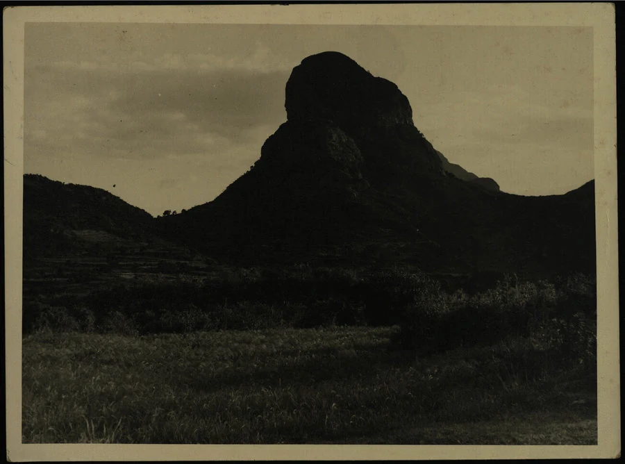 Laboratorio Fotogratico Govenatoriale dell'Eritrea. Adua. Il monte Rajo