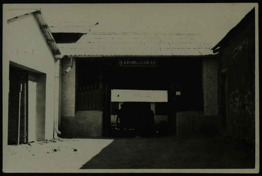 Asmara e Senafè. Officine e laboratori del comando Genio (selleria; falegnameria; armeria; fornace)