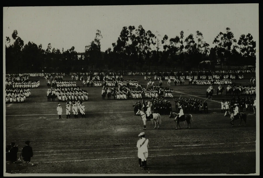 Asmara. Visita di E. De Bono. Rivista militare. 2 giugno 1935