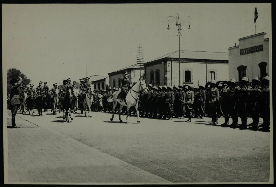 Asmara. Visita di E. De Bono. Rivista militare. 2 giugno 1935