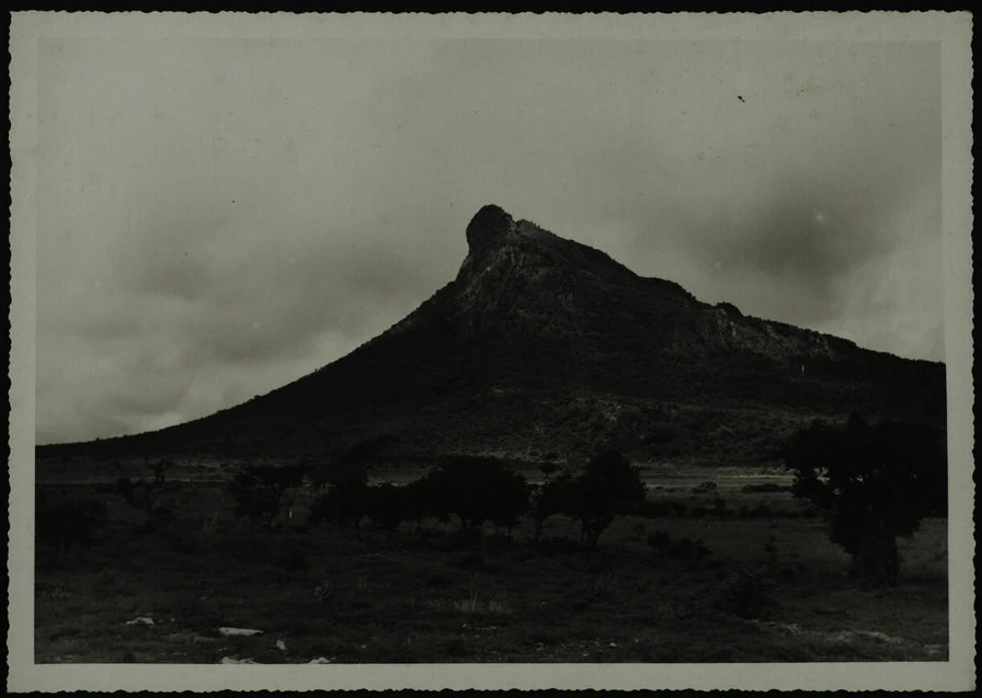 Laboratorio Fotogratico Govenatoriale dell'Eritrea. Adua. Il monte Rajo