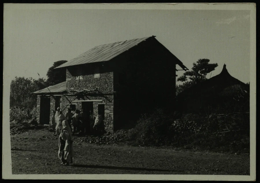 Foto Walter, Massaua. Axum. Panorami. Mostra triennale delle terre italiane d'oltremare. Foto Walter - Massaua. Studio designato