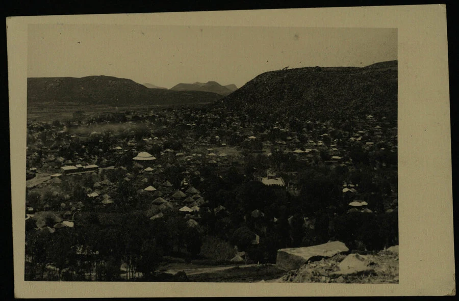 Foto Walter, Massaua. Axum. Panorami. Mostra triennale delle terre italiane d'oltremare. Foto Walter - Massaua. Studio designato