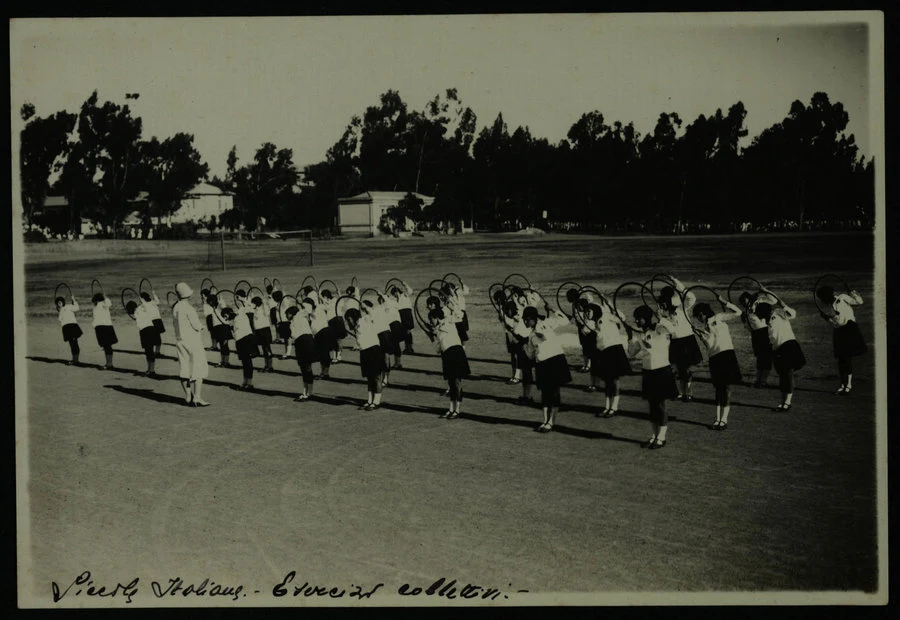 Asmara. Campo sportivo "Principe di Piemonte". Esercizi ginnici collettivi eseguiti dalle Piccole lraniane. 24/5/1928