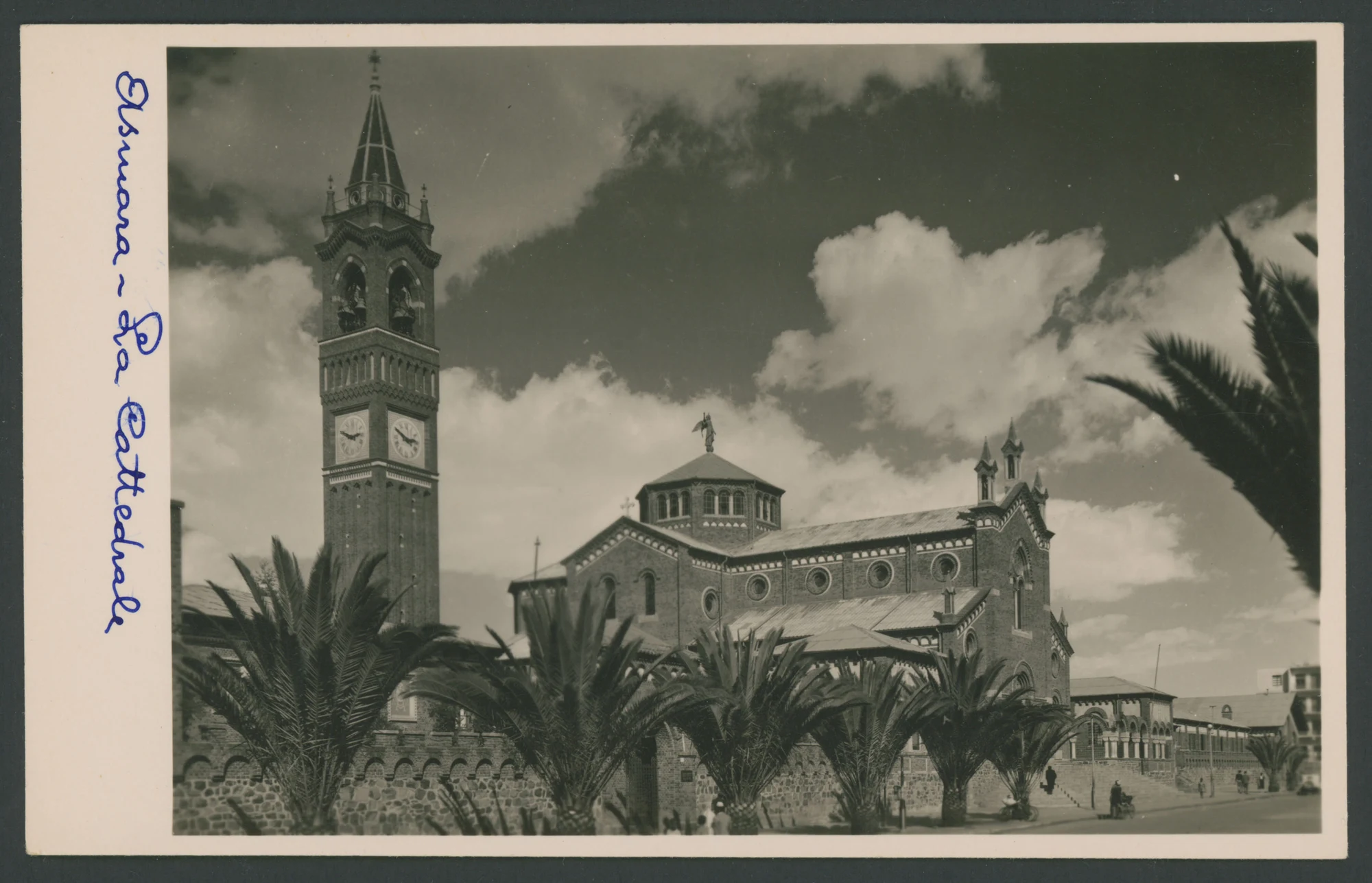 Cattedrale di Asmara
1 cartolina fotografica : gelatina a sviluppo
Titolo manoscritto sul recto