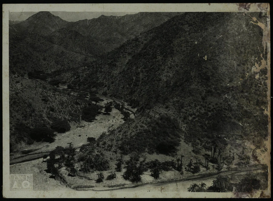 Luce. Saganeiti. Vallate e veduta di Amba Salama. Denominata la sfinge eritrea