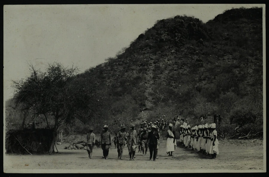Asmara. Visita del Duca degli Abruzzi (mercato, chiesa copta) e accampamento di Sulsul. 1927