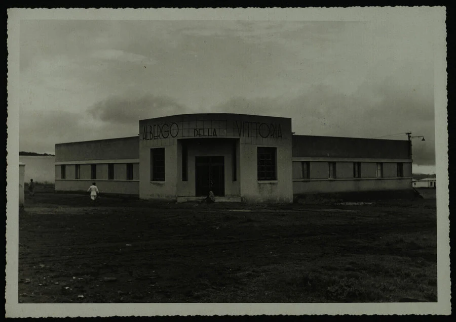 Laboratorio Fotografico Governatoriale dell'Eritrea. Enda Selassiè. Albergo della Vittoria