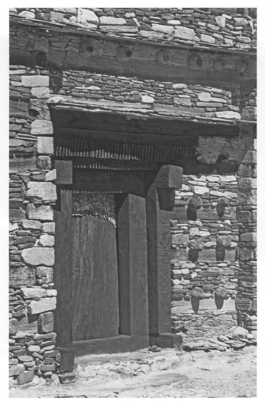 77 Debra Damo, the north exterior wall of the large church, 1993, showing construction of the doorway.