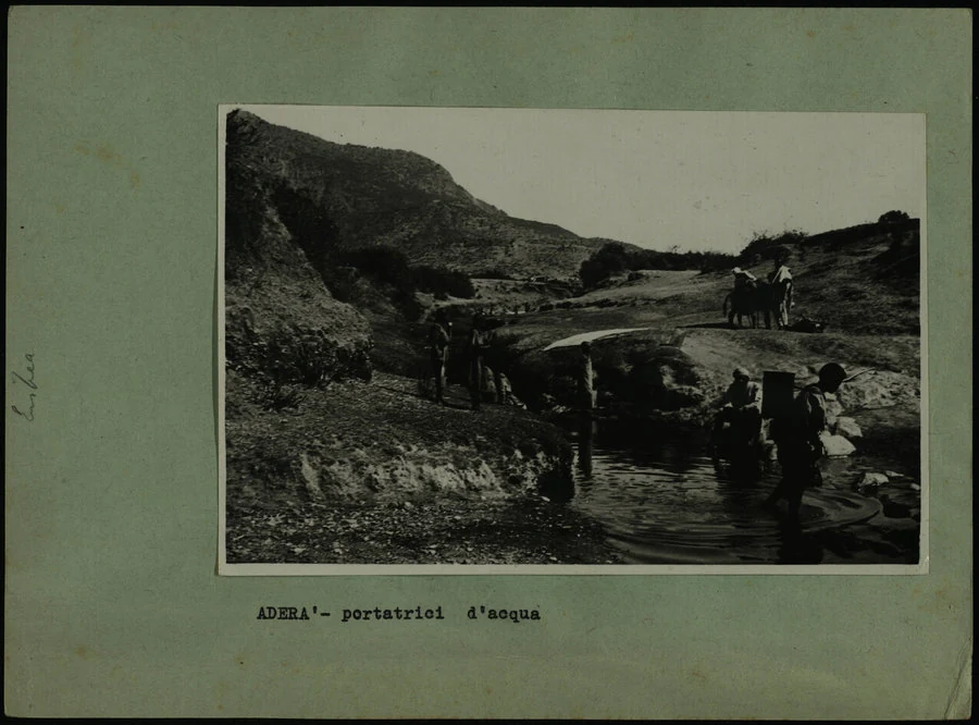 Cheren, Tigrai, Aderà, Saganeiti. Portatrici d'Acqua