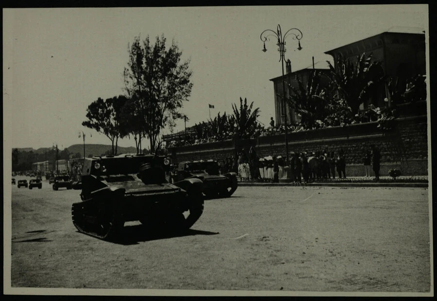 Asmara. Visita di E. De Bono. Rivista militare. 2 giugno 1935