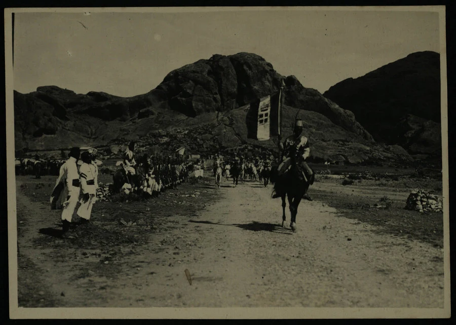 Adi Qualà. Commemorazione dei caduti di Adua. (Le salme varcano i confini della colonia; l'arrivo del comandante delle truppe; lo sfilamento delle salme; lo scarico delle salme; la funzione religiosa di benedizione; Sua Maestà il governatore con il seguito e la scorta d'onore). 1928