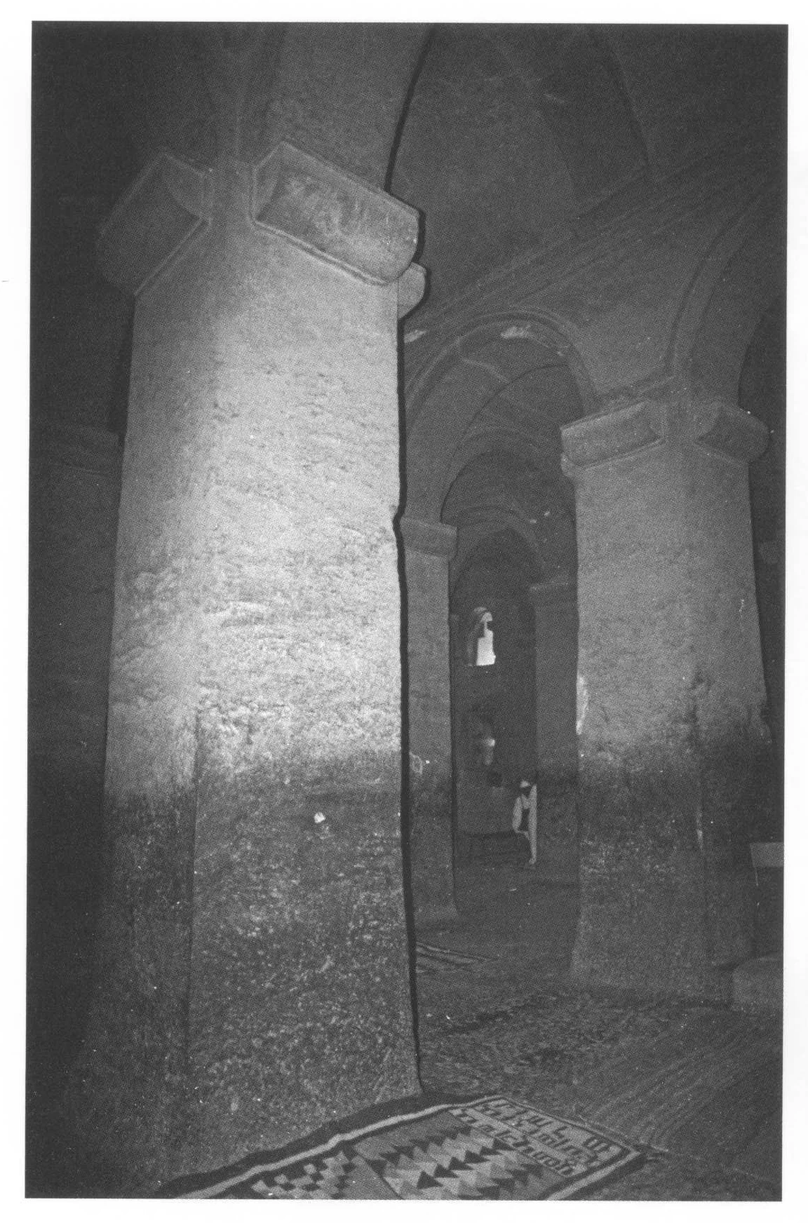 Beta Madhane Alem, the nave, looking northwest, 1998. Note the redundant bracket on the pillar on the right.