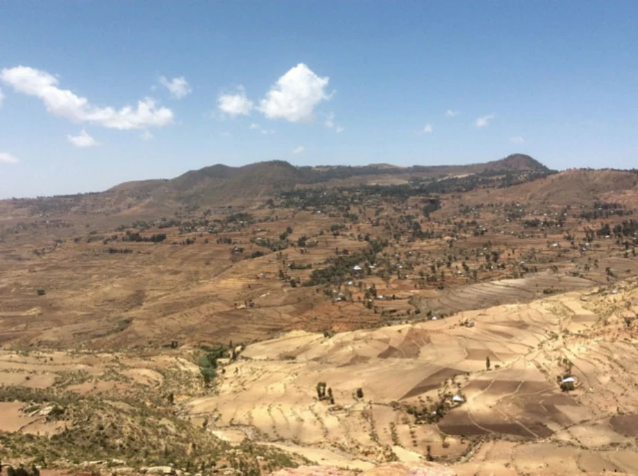 Geo-trekking in Ethiopia's Tropical Mountains: The Dogu'a Tembien District — illustration 1, PDF page 390