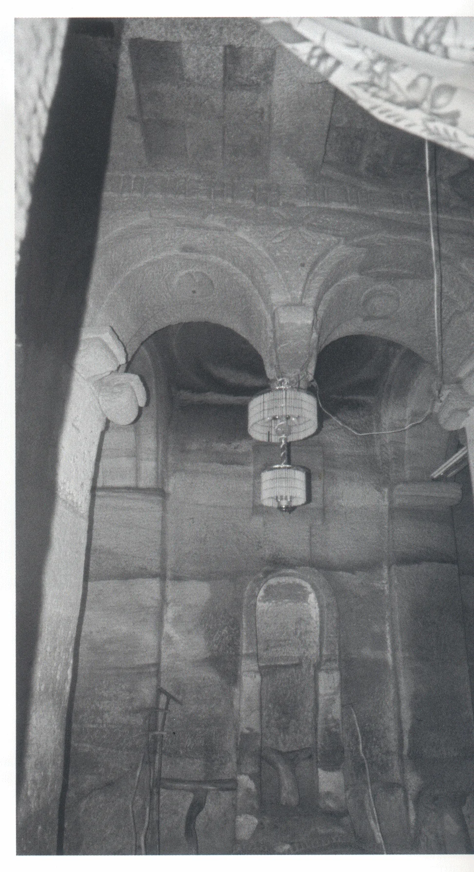 Maryam Wkro, view from the nave through the double arch to the west wall of the anteroom, with canopied ‘throne’, 2006.