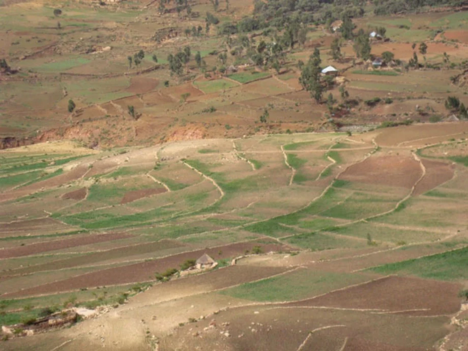 Geo-trekking in Ethiopia's Tropical Mountains: The Dogu'a Tembien District — illustration 1, PDF page 437