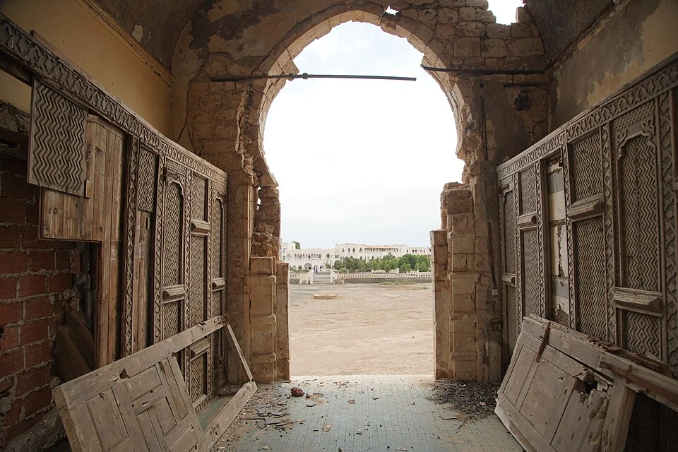 Imperial Palace, Massawa: ruined corridor and arched doorway, 2024.