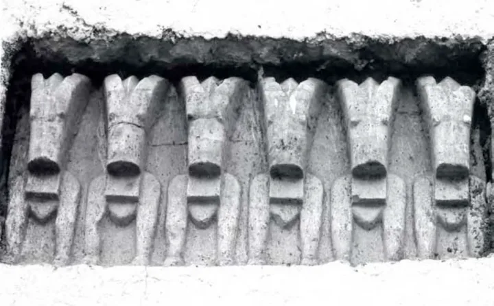 Foundations of an African Civilisation: Aksum & the Northern Horn 1000 BC - AD 1300 — illustration 1, PDF page 38