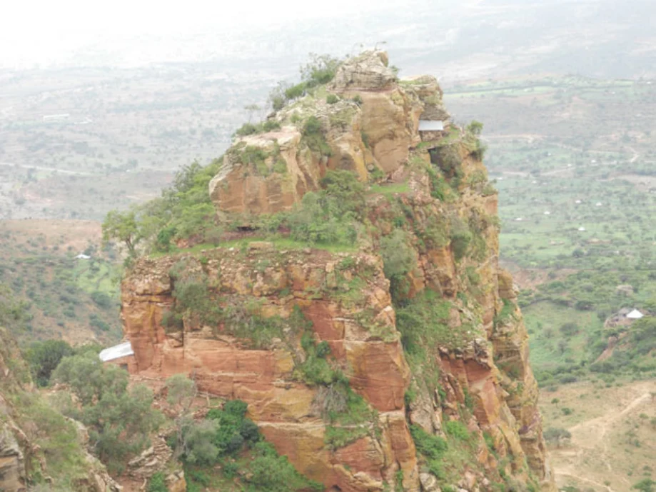 Geo-trekking in Ethiopia's Tropical Mountains: The Dogu'a Tembien District — illustration 1, PDF page 588