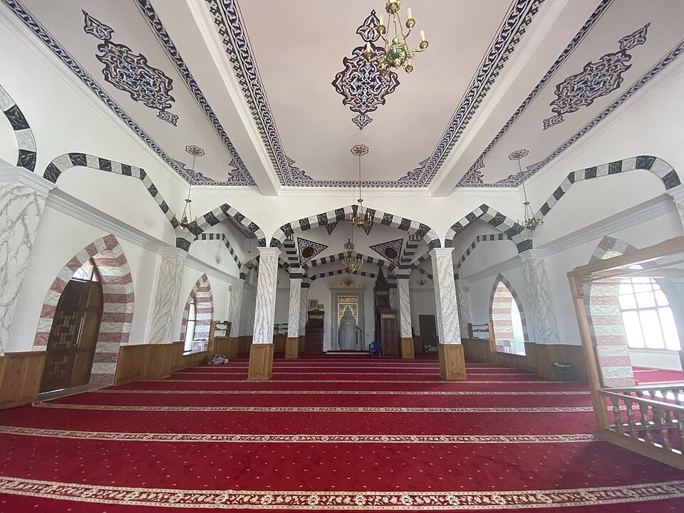 Al Nejashi Mosque: interior of the new mosque completed in 2019.