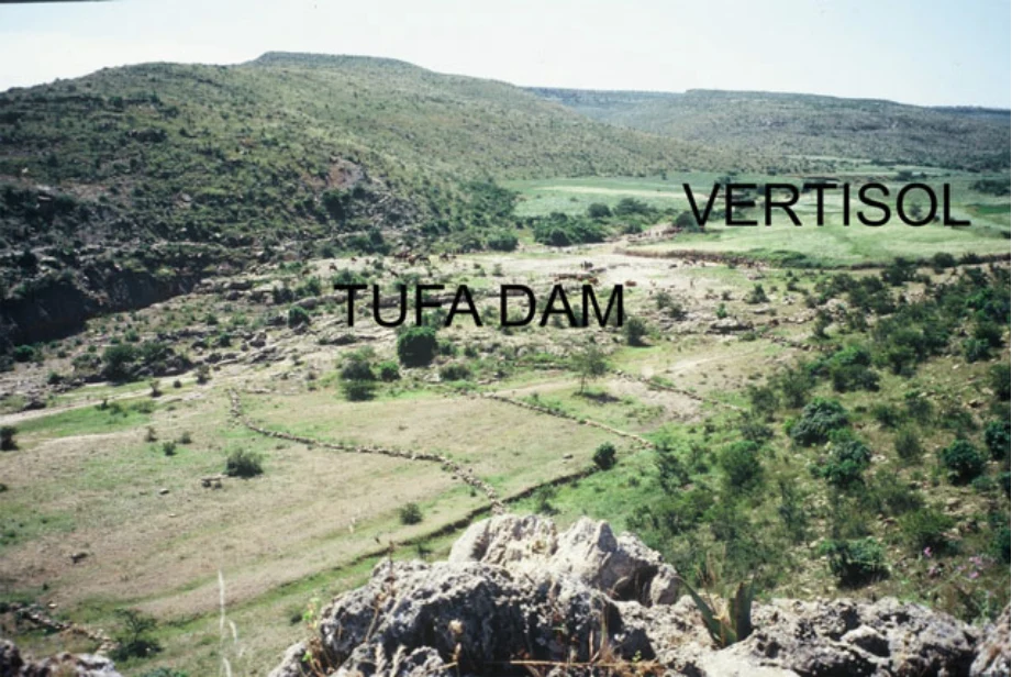 Geo-trekking in Ethiopia's Tropical Mountains: The Dogu'a Tembien District — illustration 1, PDF page 373
