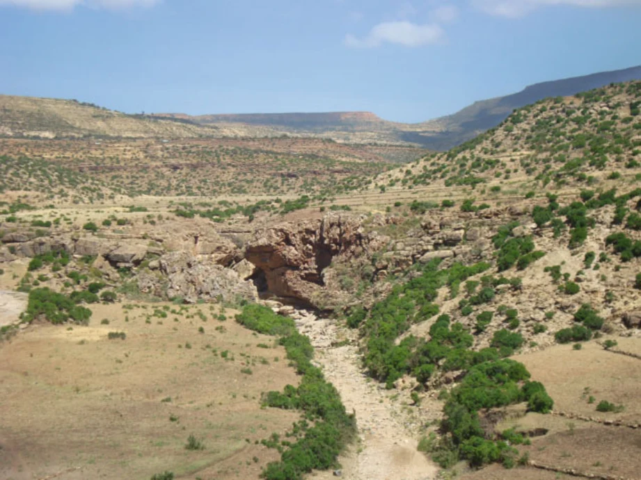 Geo-trekking in Ethiopia's Tropical Mountains: The Dogu'a Tembien District — illustration 1, PDF page 202