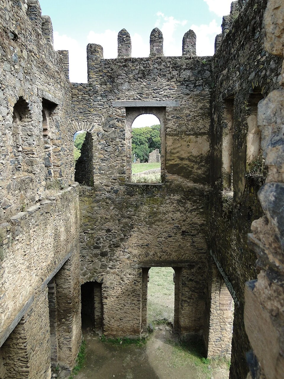 Chancellery of Yohannes I: interior walls and upper doorway.
