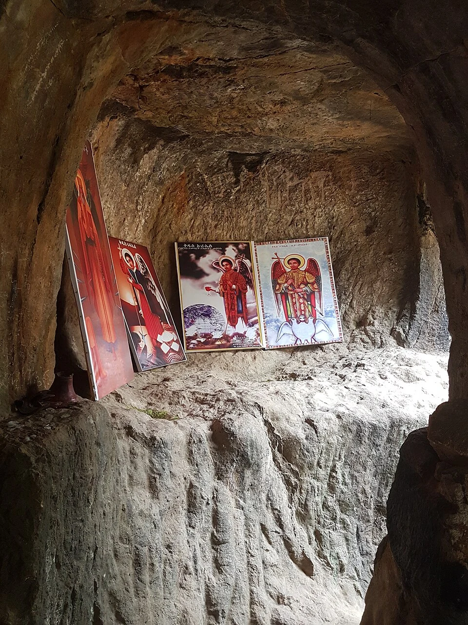 Washa Mikael: carved interior recess.