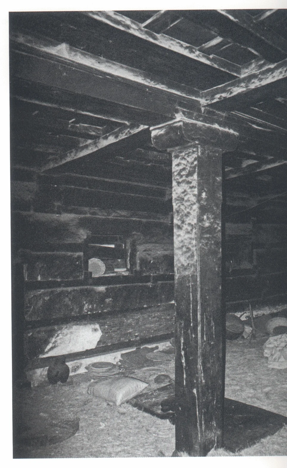 Imrahanna Kristos, interior of the secular building, 2001.